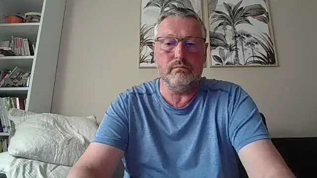 doudou310 online show from May 3, 11:46 am