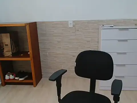 LatinLeone online show from May 18, 2:34 pm
