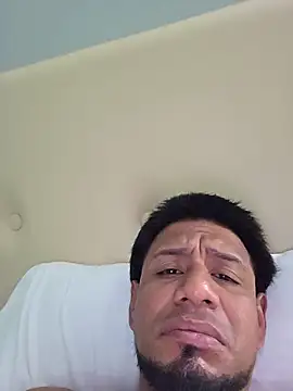 Latino1985hollywood online show from June 16, 6:43 pm