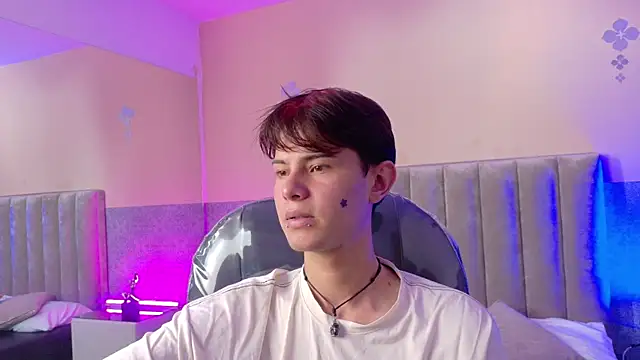 Derek Sinn online show from May 9, 8:32 pm