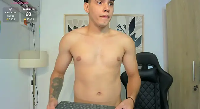 justin payn14 online show from June 19, 1:38 pm