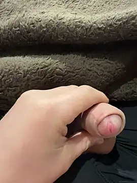 twankletoes1234 online show from May 1, 12:26 am