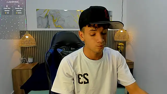 JDWhite18 online show from July 20, 5:24 am