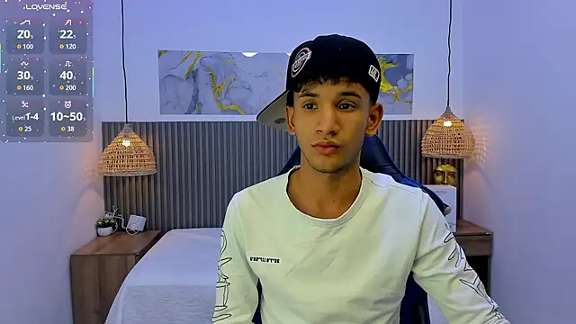 JDWhite18 online show from July 28, 4:09 am