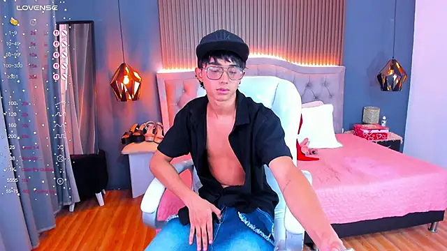 Noa 03 online show from April 29, 6:03 pm