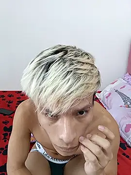 MaxyRyan online show from May 10, 3:24 pm