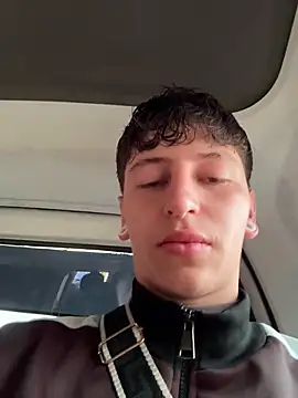 ARON LUXX online show from May 8, 2:39 pm