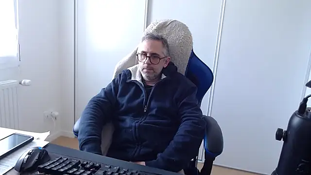 mika3377 online show from February 6, 11:51 am