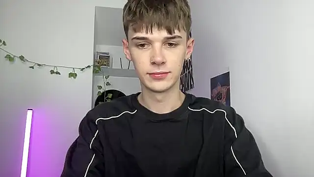 YourMilkyGuy online show from July 4, 5:38 pm