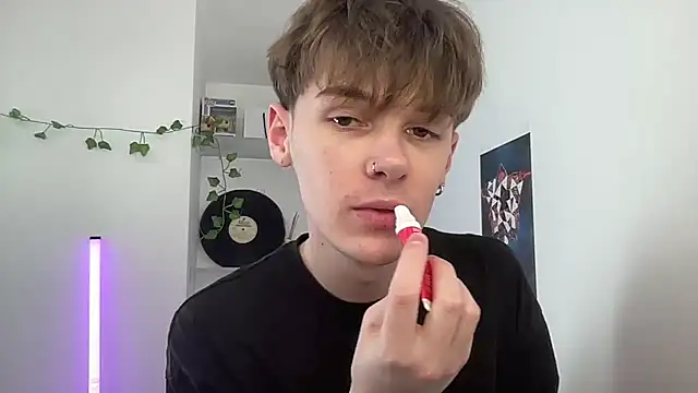 YourMilkyGuy online show from May 5, 3:03 pm