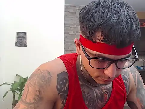 maxstrom111 online show from February 12, 2:01 pm