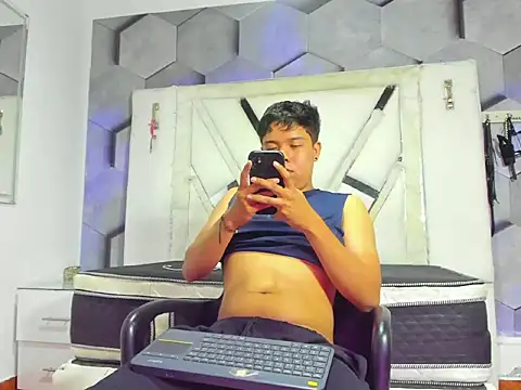 AdrianWalker online show from August 9, 11:32 pm