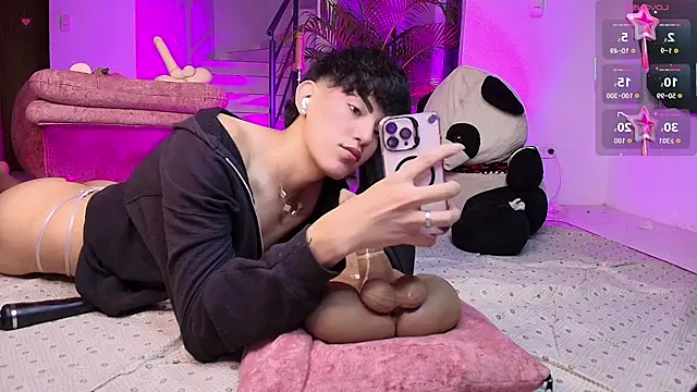 max femboy online show from April 29, 6:29 am