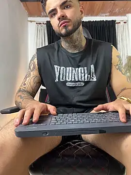 Benjii Carter1 online show from May 15, 1:47 am