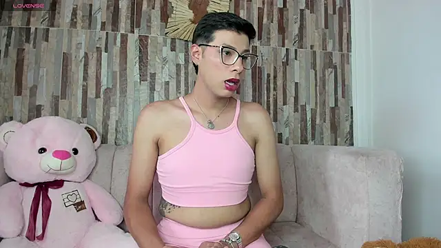Miissy  online show from June 2, 6:20 pm