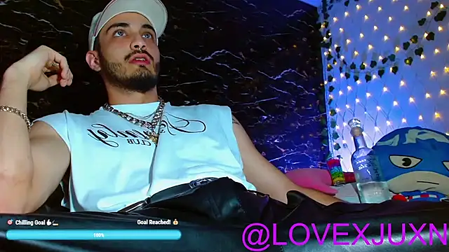 LovexJuxn8 online show from June 7, 12:17 am