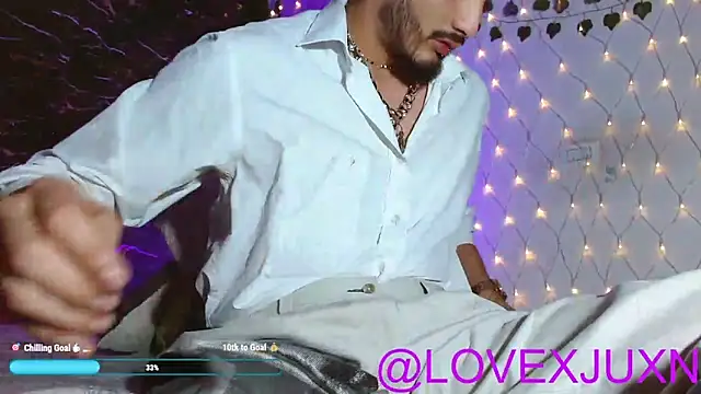 LovexJuxn8 online show from May 20, 3:02 am