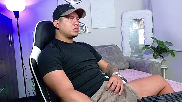  robertobaggioo online show from May 15, 12:35 pm