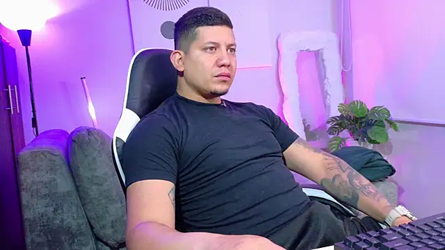  robertobaggioo online show from June 18, 12:54 pm