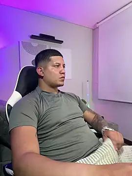  robertobaggioo online show from May 1, 5:32 am