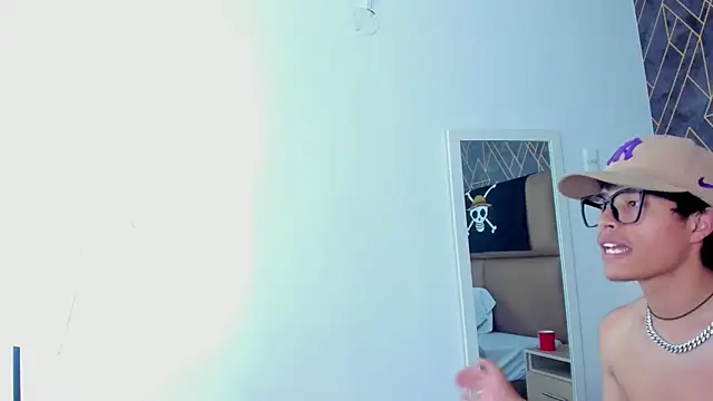 Escanor Hot online show from March 3, 8:59 pm