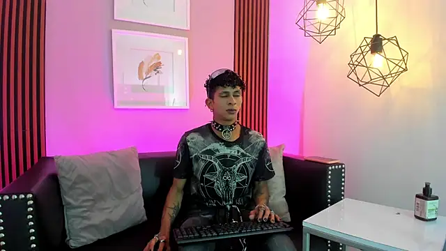 Maximoking26 online show from July 21, 11:34 am