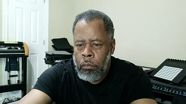 Cleozevo1961 online show from April 27, 3:52 pm