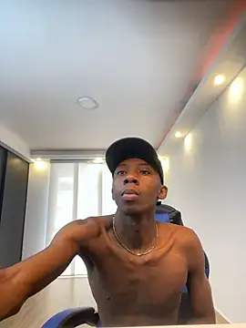 milo018 online show from August 3, 5:41 pm