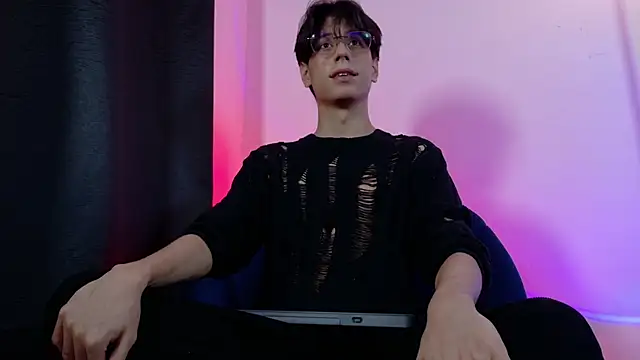 lui x dust online show from May 19, 3:35 am