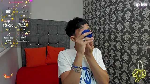 Little Twink19x online show from June 14, 7:49 pm