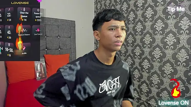 Little Twink19x online show from June 7, 8:16 pm