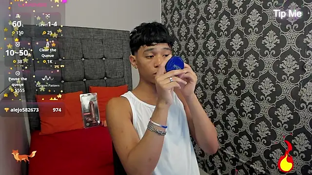 Little Twink19x online show from June 20, 8:03 pm