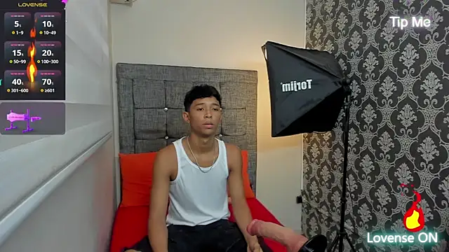 Little Twink19x online show from June 11, 7:34 pm