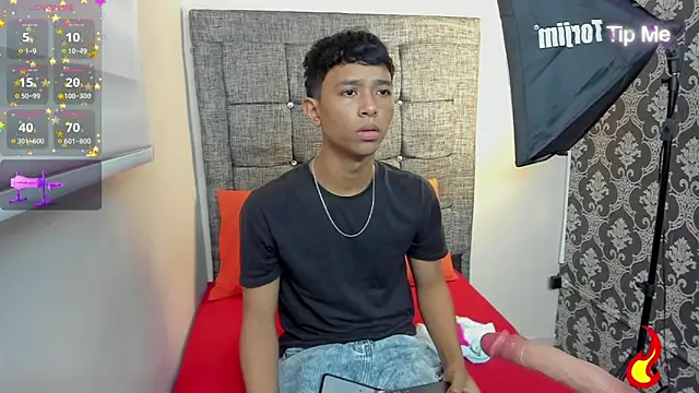 Little Twink19x online show from June 12, 7:44 pm