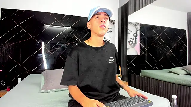 Mick-lollipop online show from July 27, 7:43 pm