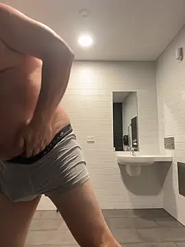 chubbylittlesecret online show from June 18, 2:35 am