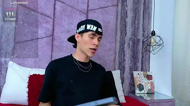 AronTawers online show from May 11, 7:44 pm