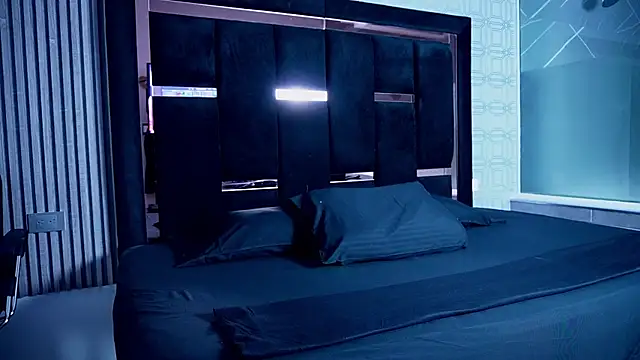 Dark Eros  online show from May 3, 3:42 am
