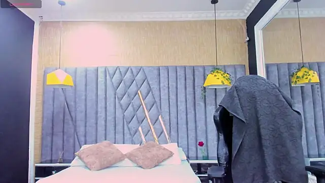 DanteLuxx online show from June 24, 5:43 am