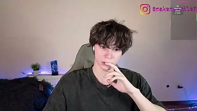 AnthonyCuutie online show from June 23, 6:00 pm
