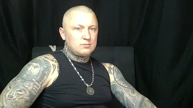 devilWithTats online show from June 15, 3:37 pm