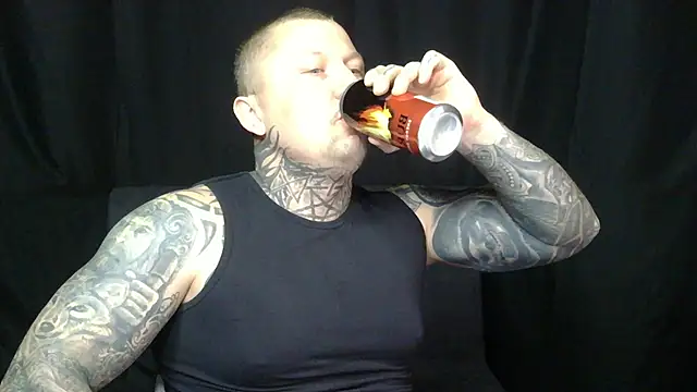 devilWithTats online show from May 17, 8:43 am