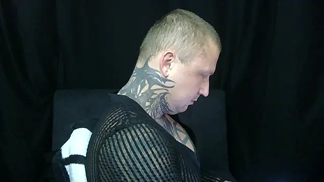 devilWithTats online show from May 21, 12:10 pm