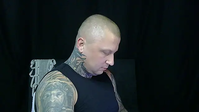 devilWithTats online show from May 7, 10:59 am