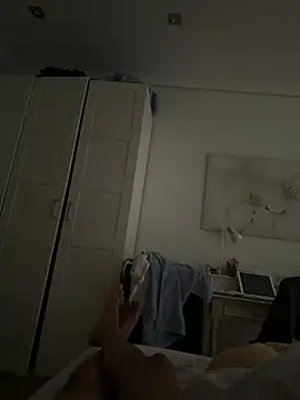 alexandeerr1986 online show from May 2, 8:06 am
