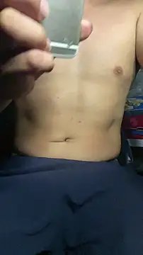 hoang15075 online show from July 4, 3:04 pm