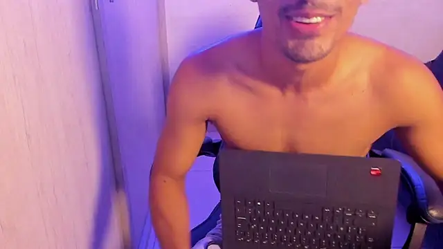jossi12345j online show from May 9, 1:56 pm