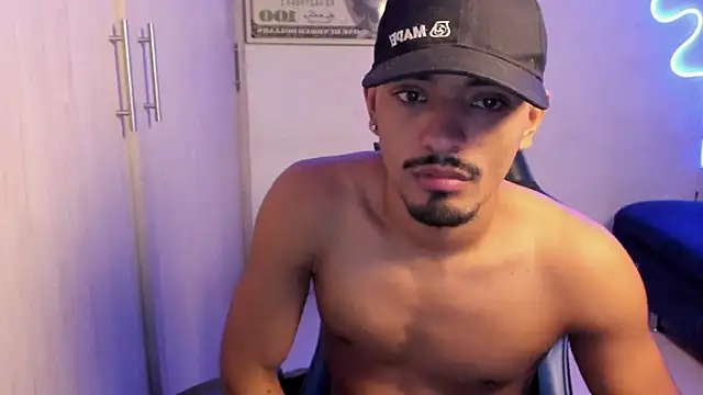 jossi12345j online show from April 24, 1:02 pm