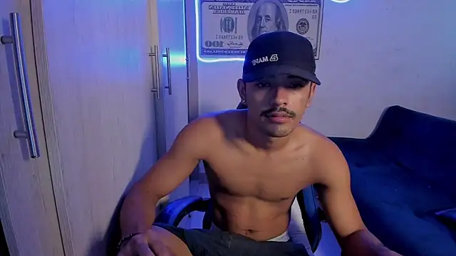jossi12345j online show from May 19, 2:23 pm