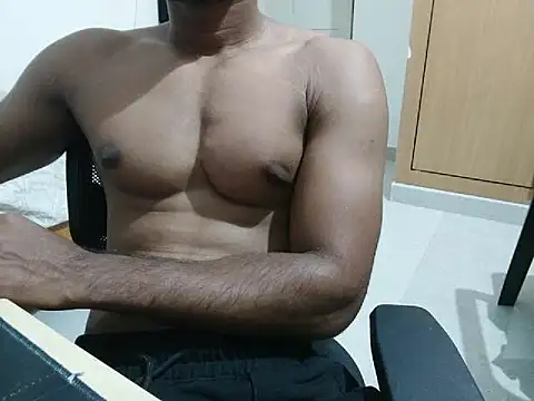kratosTheHunk online show from May 4, 7:15 pm